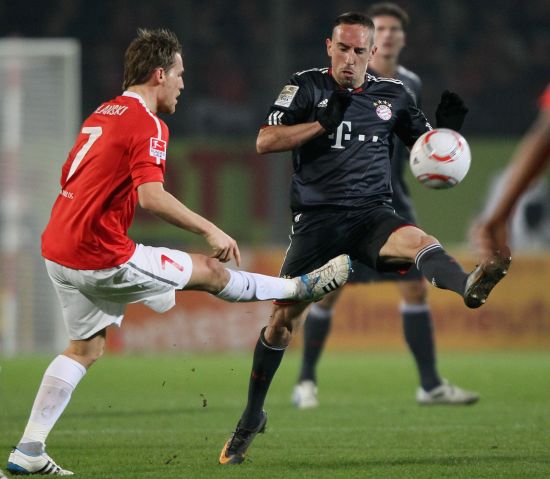 比赛中他展 比赛中他展